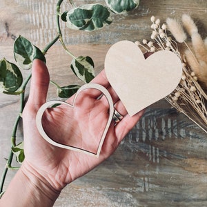 10x Corazones de madera / Espacios en blanco de corazón hueco de 30 mm de ancho / 3 mm de espesor Espacios en blanco de madera contrachapada cortada con láser / Formas artesanales