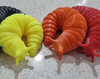 Articulated fidget slug
