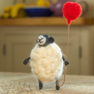 Sheply Sheep with Heart Balloon