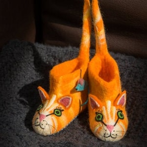 Kids&#39; Ginger Cat Slippers - Cat Slippers Handmade Ginger Tom Needle Felted Wool with Suede Soles & Organic Cotton Bag Cozy Gift