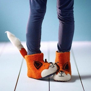 Kids&#39; Finlay Fox Slippers - Hand Felted Wool Animal Slippers with Suede Anti-Slip Soles, Organic Cotton Bag, Finlay Fox Design