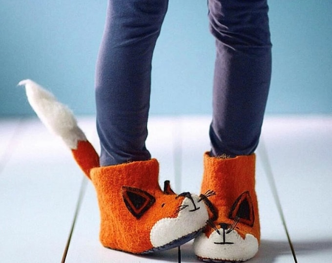 Kids' Finlay Fox Slippers - Hand Felted Wool Animal Slippers with Suede Anti-Slip Soles, Organic Cotton Bag, Finlay Fox Design