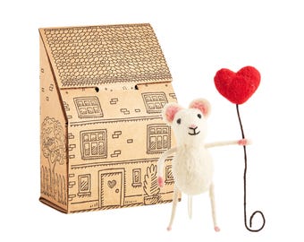 Needle Felted Mouse Happy Heart Balloon Mouse - Mother&#39;s Day Gift,  Cornish Kenza Love Animal Figurine, Cute Wool Sculpture for Mum