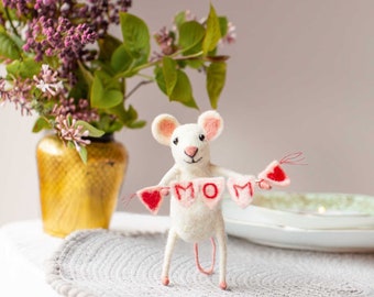 Felt Mom Bunting Mouse