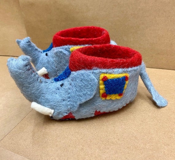 Pantuflas de elefante V&A para niños de a año, de lana