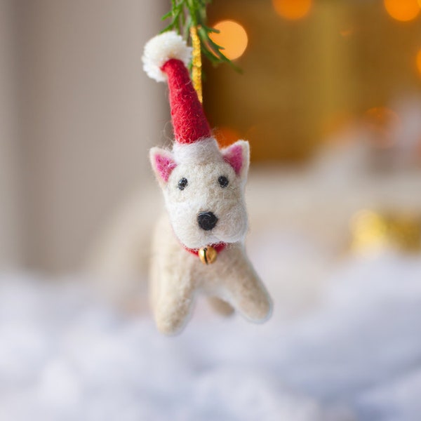 ハンドフェルトのウェスティ犬用クリスマスデコレーション、オーガニックウールニードルフェルトオーナメント（コットン巾着袋入り）、ホリデーホームデコレーションギフト