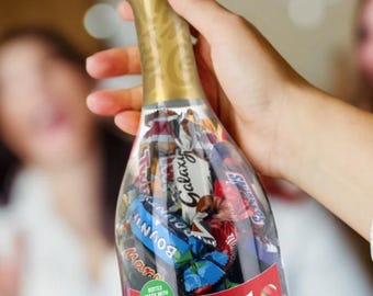 Bottiglia di cioccolato personalizzata con nome per occasioni speciali.