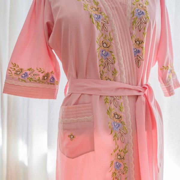 80s 90s Pink Floral Lace Vintage Robe Small Medium Large 1980s Moda Italia House Coat Grandma Core Femme 1990s