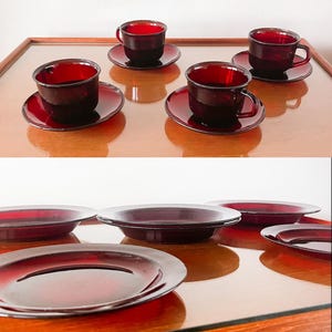 Vintage Ruby Red Glass Clear Dinnerware Set – 14-Piece Set with Plates, Bowls, Tea Cups and Saucers Gift