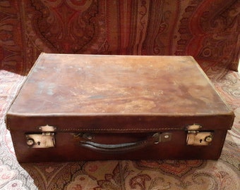 Cute Chestnut Vintage Attache Case - Ideal Decorative Piece