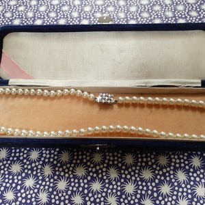 Vintage Faux Pearl Necklace With Rhinestone Clasp in Velvet Vintage Box