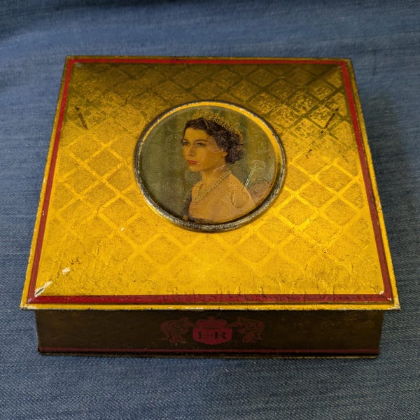 Queen Elizabeth II McVitie & Price Ltd Coronation Souvenir Biscuit Tin
