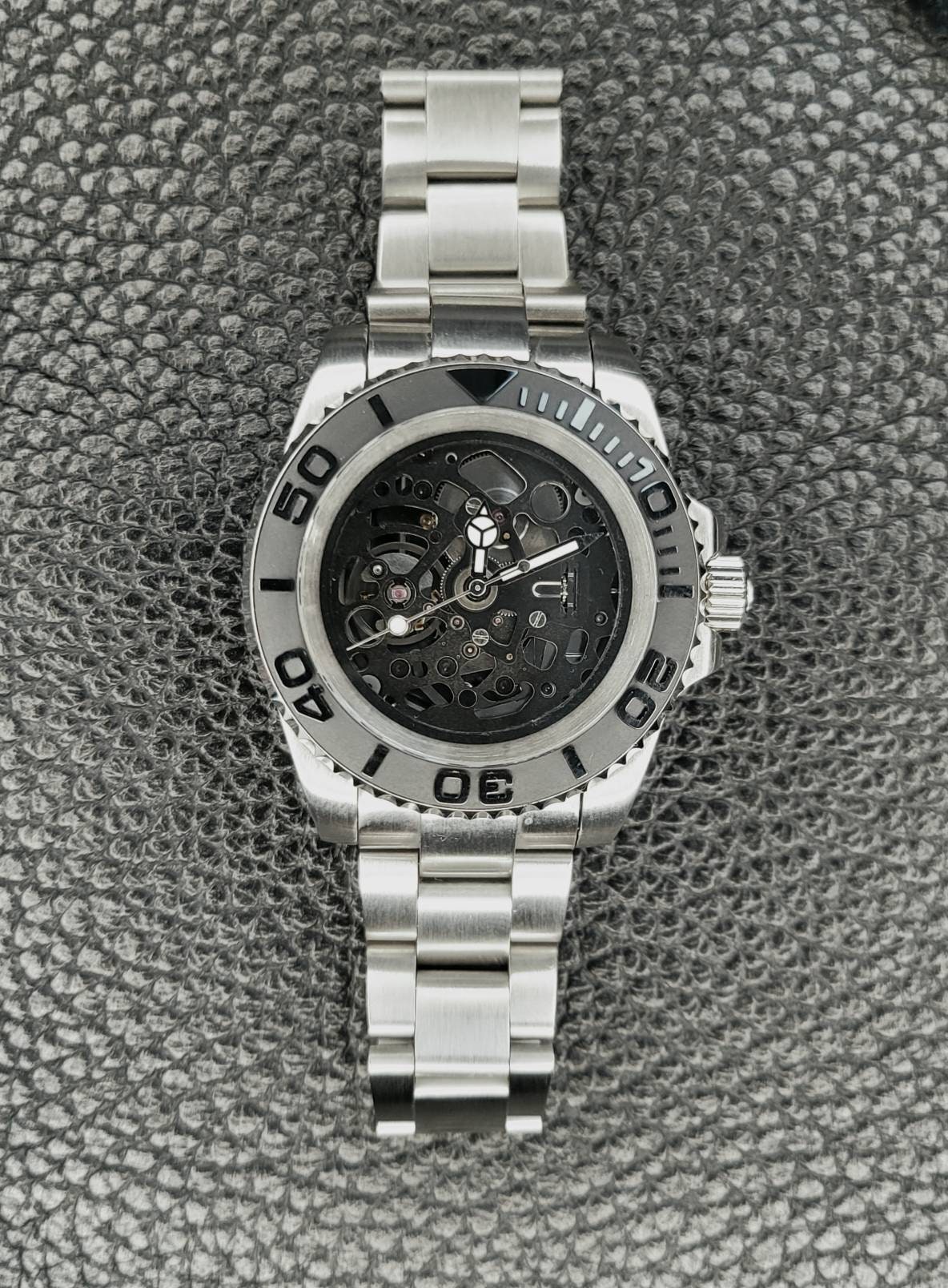 Seiko mod skeleton Black movement