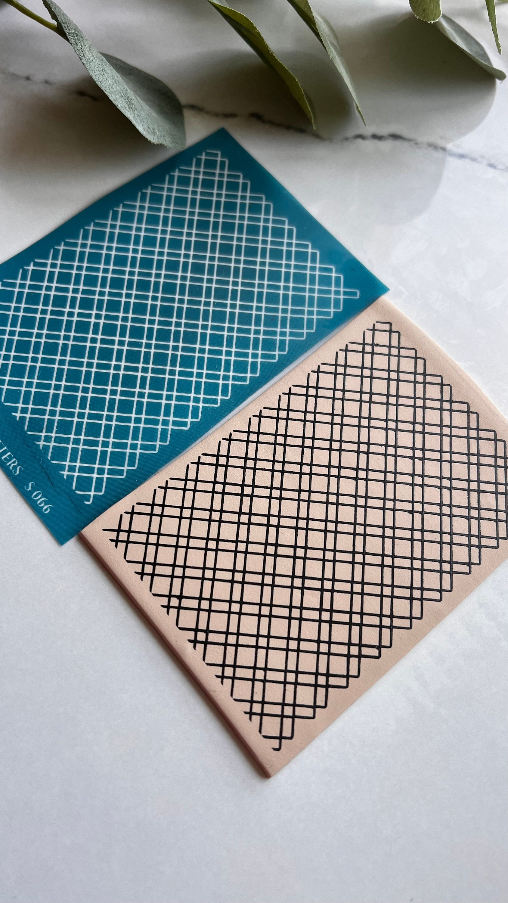 Crossing Diagonal Lines Polymer Clay Roller – MooiStudio Cutters