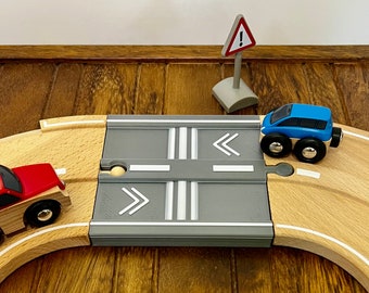 ミニカー WIENERSCHNITZEL 18K GOLD WIENER(1of1000) Wienerschnitzel Collectable Cars 40th Anniversary Pvc NIP 5.5