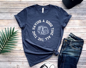 T-shirt Outer Banks, "Avere un buon tempo tutto il tempo" John B Citazione, JJ Maybank, Sarah Cameron, Regalo per lei, Outer Banks OBX Merch Fan Gift