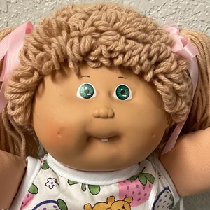 Vintage 1985 Cabbage Patch Kid Doll: Wheat Poodle Hair, Green Eyes