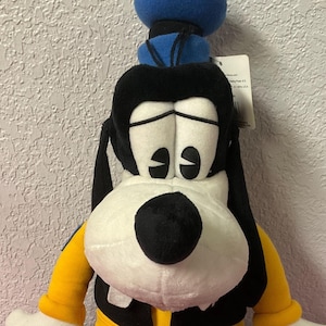 Disney’s Plush “Goofy” Stuffed Animals Plush Animals Plush Toys Walt Disney Nostalgic Toys Gifts For Girls Boys Mom Dad Him Her Daughter