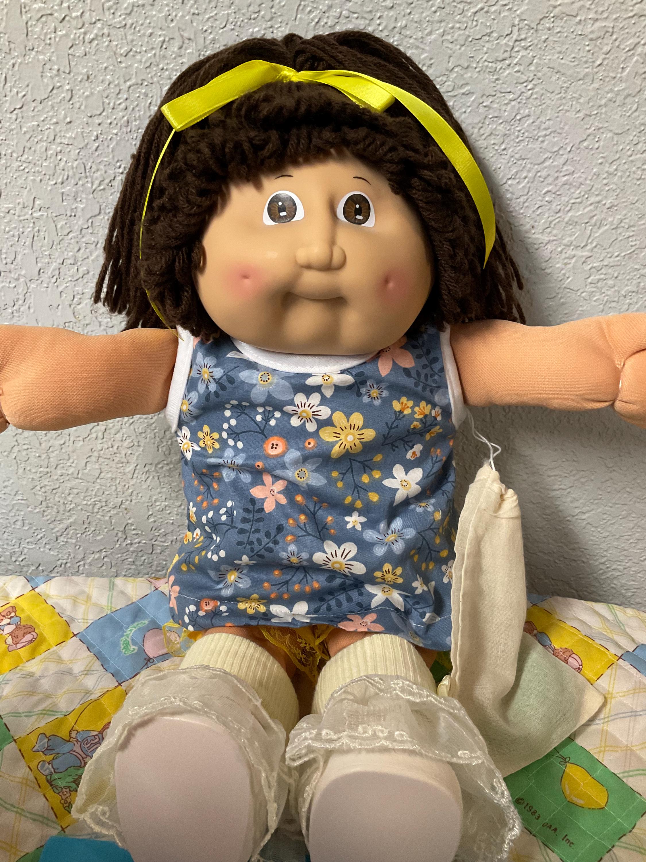 Vintage Cabbage Patch Kid Girl Brown Hair Brown Eyes Ic7-made in  display picture 1