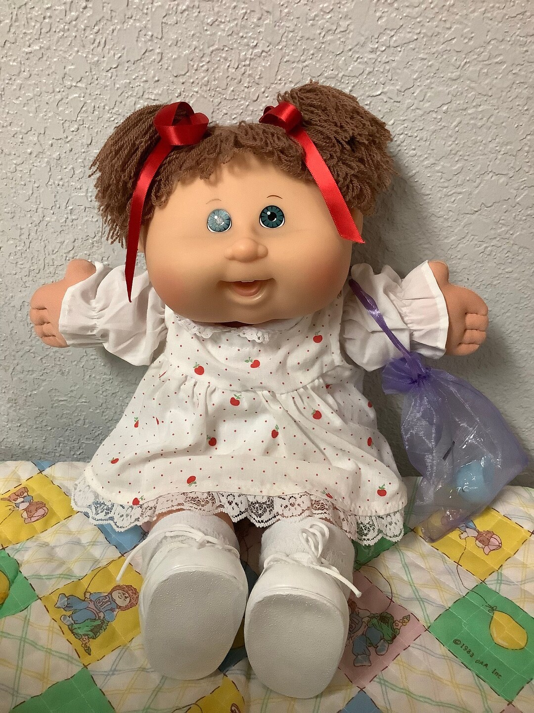 cabbage-patch-kid-play-along-baby-pa-16-two-top-teeth-brown-ponytails
