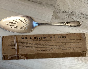 WM A. Rogers vintage cake server - Oneida - Silverplated serve ware, party utensils, in original box