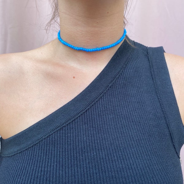 Bleu | Collier ras de cou élastique en perles de rocaille bleu