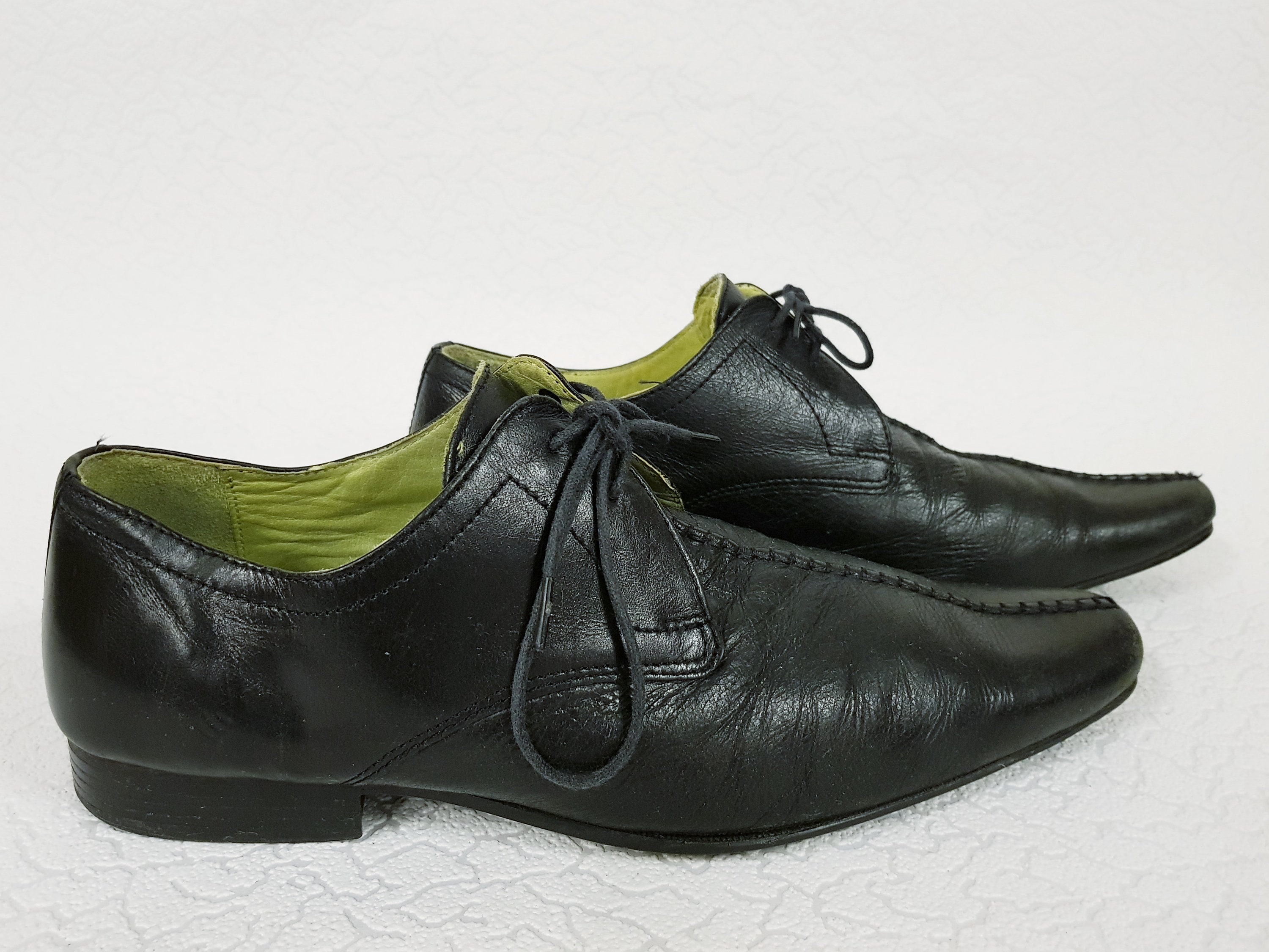 men's shoe size 10.5 in euro