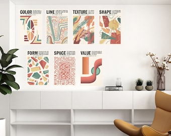 Peut inclure: Un ensemble de six affiches minimalistes avec des motifs géométriques abstraits dans des tons d'orange, de rouge, de vert et de jaune. Chaque affiche présente un élément d'art différent, notamment la couleur, la ligne, la texture, la forme, la forme, l'espace et la valeur. Les affiches sont affichées sur un mur blanc dans un salon moderne.