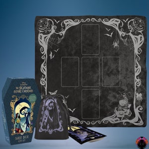 Kit de regalo con baraja y guía del tarot Pesadilla antes de Navidad: cartas del tarot, guía, paño de altar, diario, bolsa para cartas, temporada