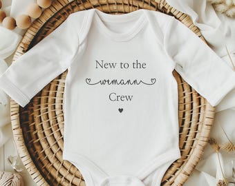 Personalisierter Babybody / Geschenk zur Geburt / New to the Crew / Babyparty / Familie / Babyshower /Schwangerschaft Ankündigung / Baby