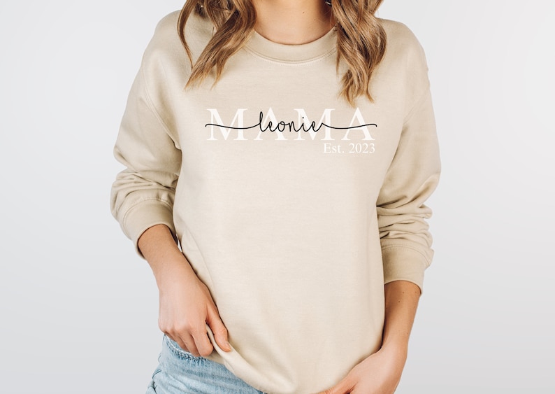 Personalisierter MAMA Hoodie mit Kindernamen Geburtsjahr Sweatshirt Pullover Muttertag / Geschenk / Geburt / werdende Mütter/Schwangerschaft Bild 2