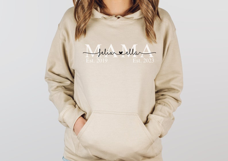 Personalisierter MAMA Hoodie mit Kindernamen Geburtsjahr Sweatshirt Pullover Muttertag / Geschenk / Geburt / werdende Mütter/Schwangerschaft Bild 1