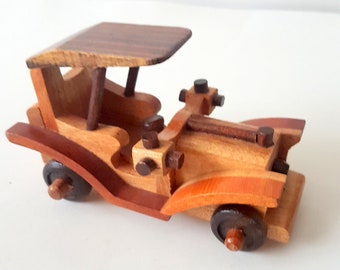 Coche de madera vintage// Coche de colección// Idea de regalo