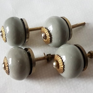 Maçanetas de porta cinza vintage // Maçanetas recuperadas