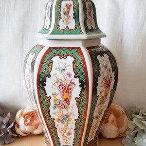 Vintage Ginger Jar/ Antique Ginger Jar/ Gold & White Ginger Jar/ Vintage Kitchen Decor/ Vintage Home Decor/ Collectible