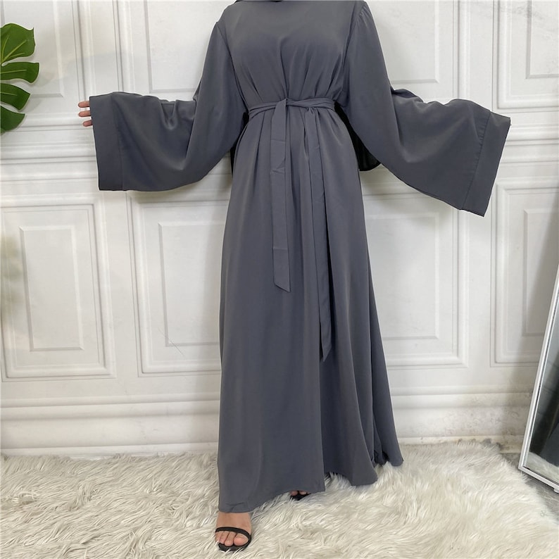 Womens Long Closed Abaya Dress with Wide Kimono Sleeves and Matching Belt image 3