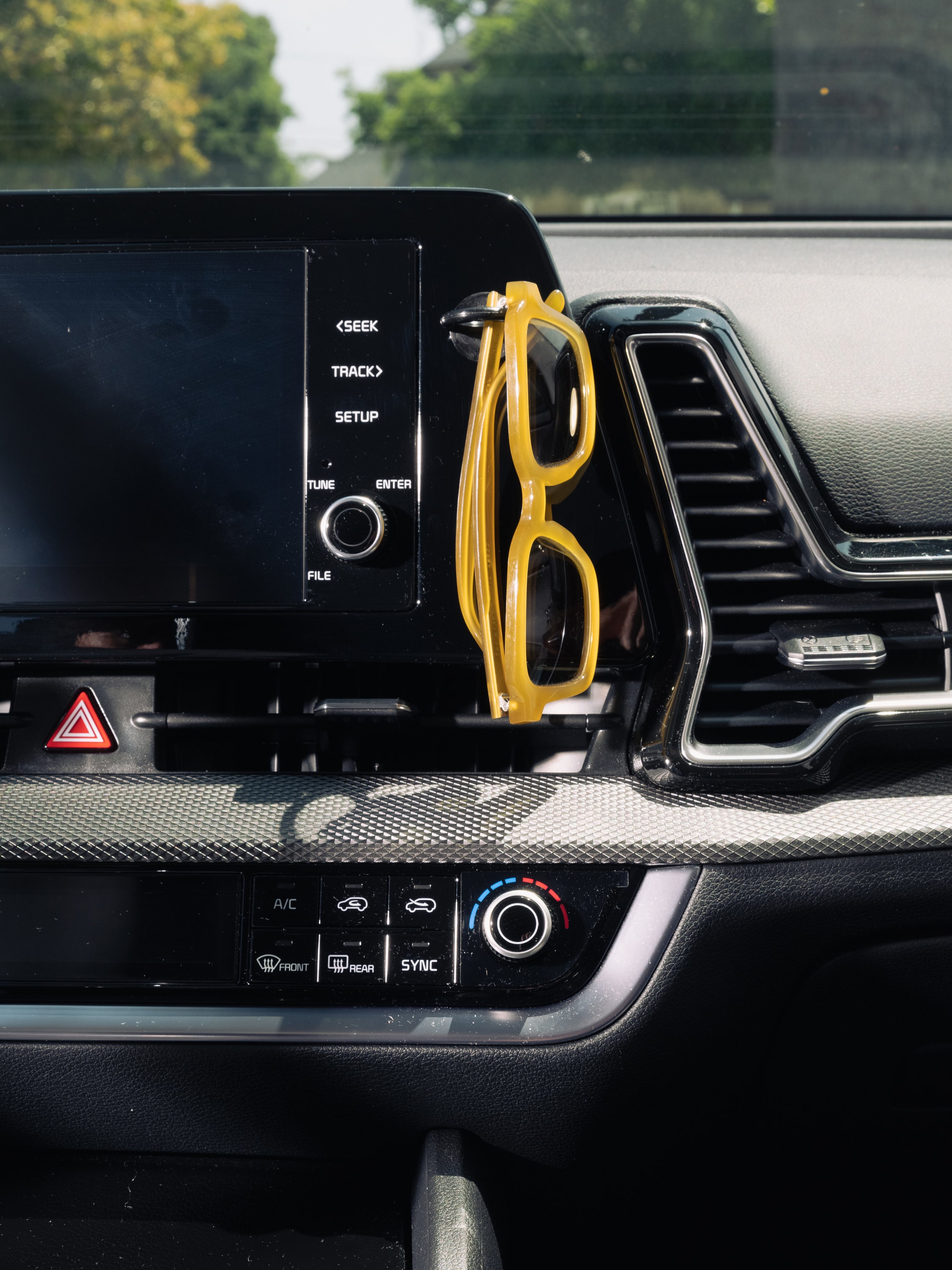 Sonnenbrillenhalter für Auto, Wand, Schreibtisch, Büro, LKW | Autozubehör | Büro-Wandzubehör | Schulanfangslehrer | Schneller Versand