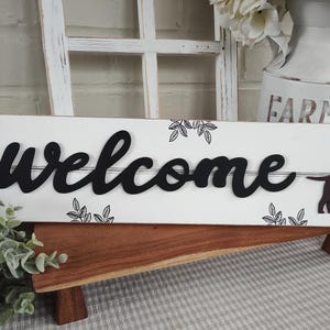 Wood Labrador Retriever Welcome Sign Floral Embossed Hanging Black Lab Chocolate Lab Yellow Lab Farmhouse Decor Gift