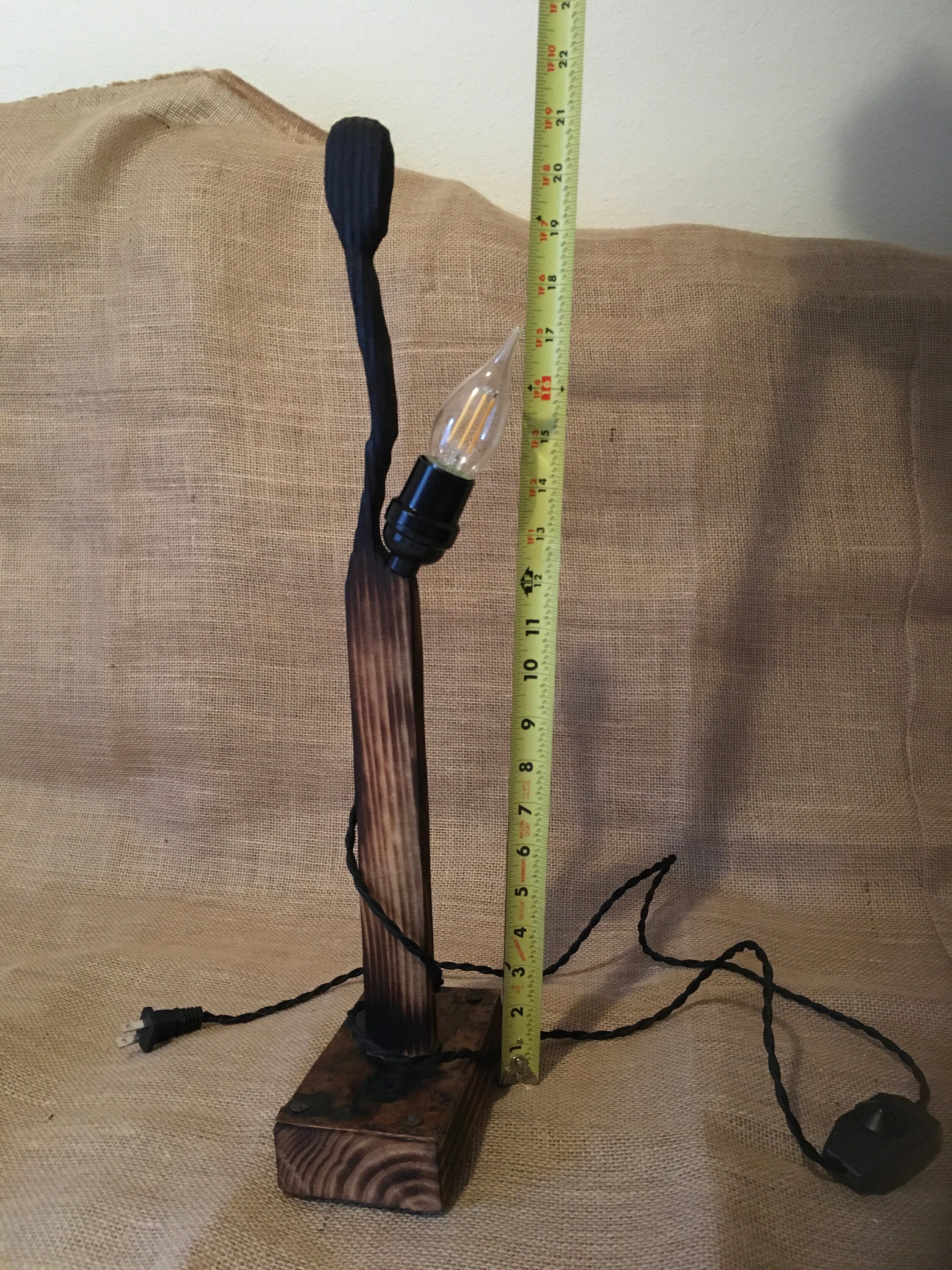 Gebranntes Holz mit Dimmerlicht mit Kupferplatte am Ständer | Etsy