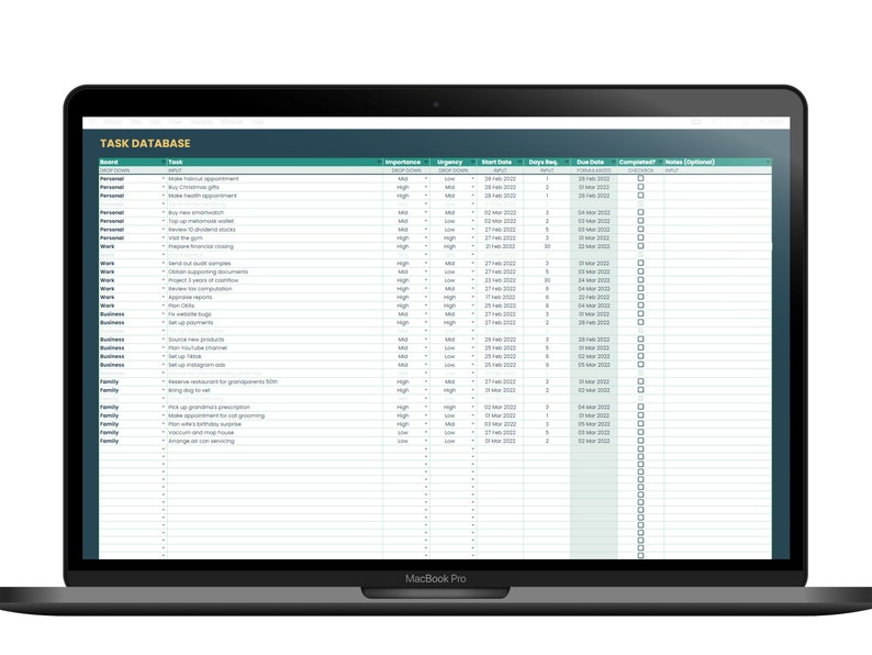 K&ouml;nnte beinhalten: Ein Laptop-Bildschirm zeigt eine Tabellenkalkulation mit einer gr&uuml;nen Kopfzeile mit der Bezeichnung "TASK DATABASE". Die Tabellenkalkulation enth&auml;lt Spalten f&uuml;r Board, Task, Importance, Urgency, Start Date, Entry Date, Due Date, Completed, Notes (Optional).