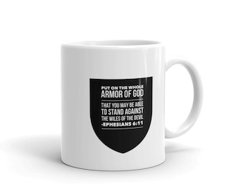 Ponte toda la armadura de la taza de las Escrituras de Dios