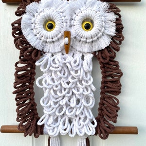 Macrame Owl Wall Hanging Home Decor Retro 70s - Brown and White New Vintage