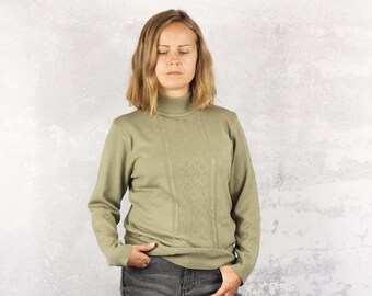 tight fitted jumpers
