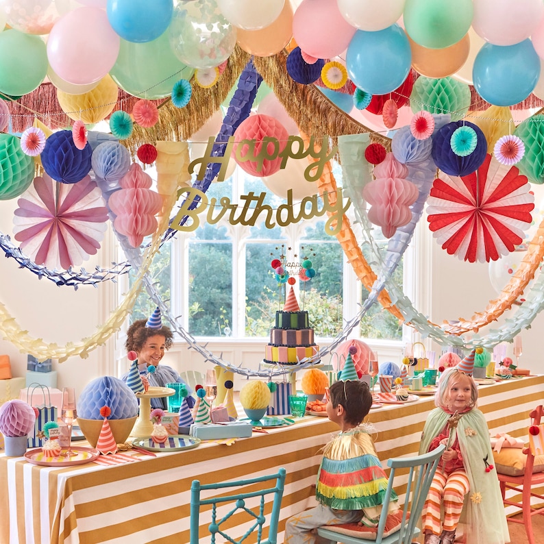 Meri Meri Honeycomb Garland - Thumbnail 5