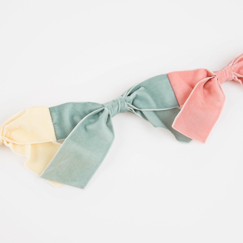Velvet Bow Garland - Thumbnail 2