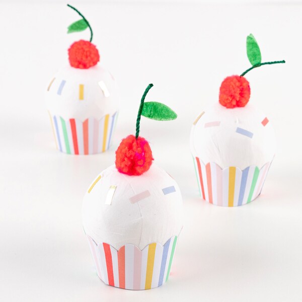 Cupcake Surprise Balls (x 3)