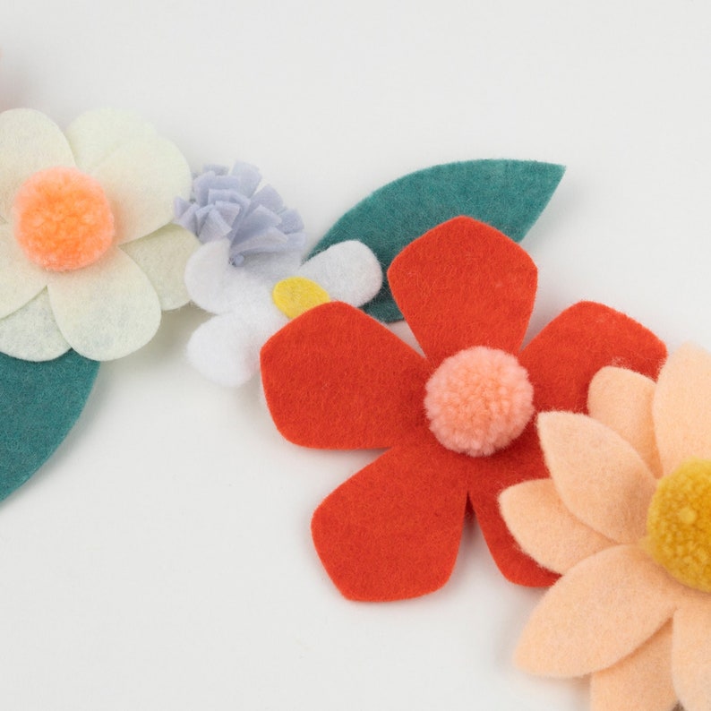 Meri Meri Floral Garden Garland - Thumbnail 5