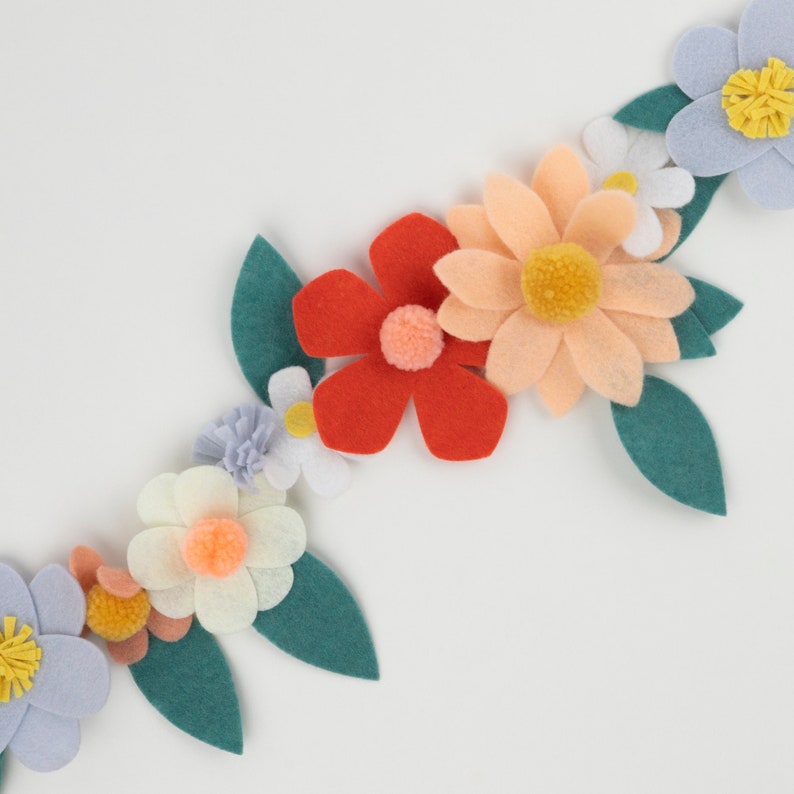 Meri Meri Floral Garden Garland - Thumbnail 3
