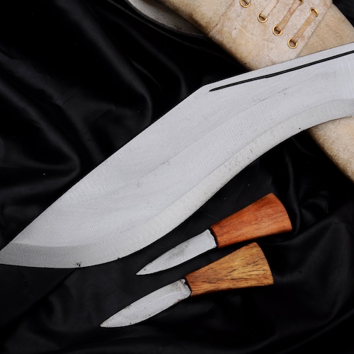 8 inches Blade hand forged khukuri-Gripper Handle-Full tang-Double Layer Blade-Sharpen-Tempered-Ready buy to use-Personalize-Hand forged-Nepal