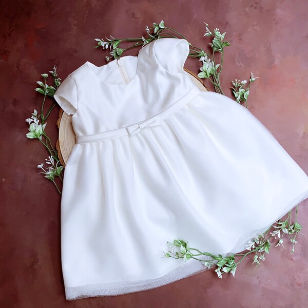 Taufekleidchen Baby schlicht nach Maß, kurzes Taufe Kleid für Mädchen. Satin, Tüll  ivory, elfenbein, weiß. Taufkleidchen kurze Ärmel